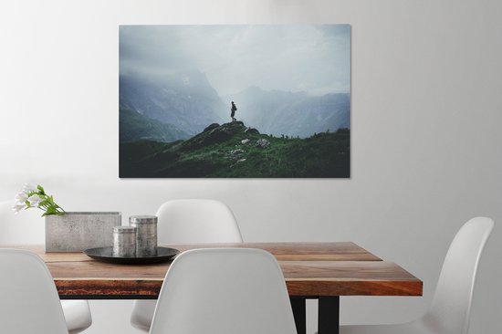 Tableau sur toile Randonneur solitaire dans les Alpes suisses - 90x60 cm - Décoration murale