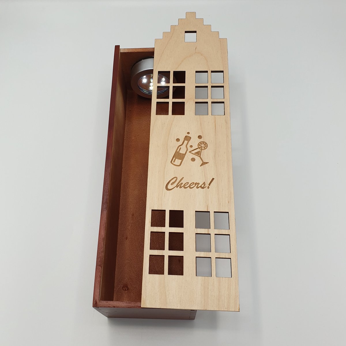 Wijnkist Grachtenpand Met Licht Hollands Huisje Kerst Sinterklaas wijnkist-grachtenpand-met-licht-hollands-huisje-kerst-sinterklaas