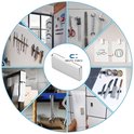 Collage van toepassingen van zilverkleurige blokmagneten: keukenmessen, gereedschap, notities op koelkast en whiteboard.