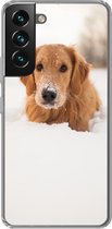 Geschikt voor Samsung Galaxy S22 hoesje - Hond - Sneeuw - Winter - Siliconen Telefoonhoesje