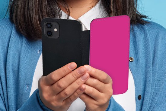 Étui pour téléphone iPhone 12 Bookcase - Fuchsia - Fluo - Couleurs - Avec compartiments - Étui portefeuille avec fermeture magnétique