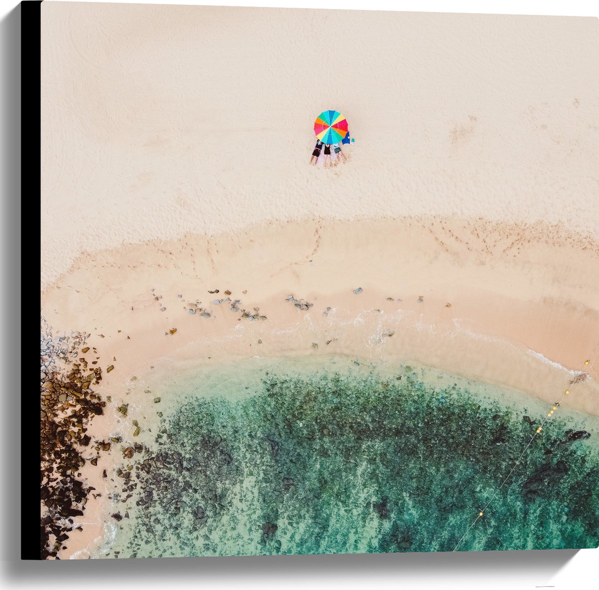 Canvas - Parasol op het Strand - 60x60 cm Foto op Canvas Schilderij (Wanddecoratie op Canvas)