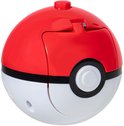 Een rode en witte Pokéball, gesloten.