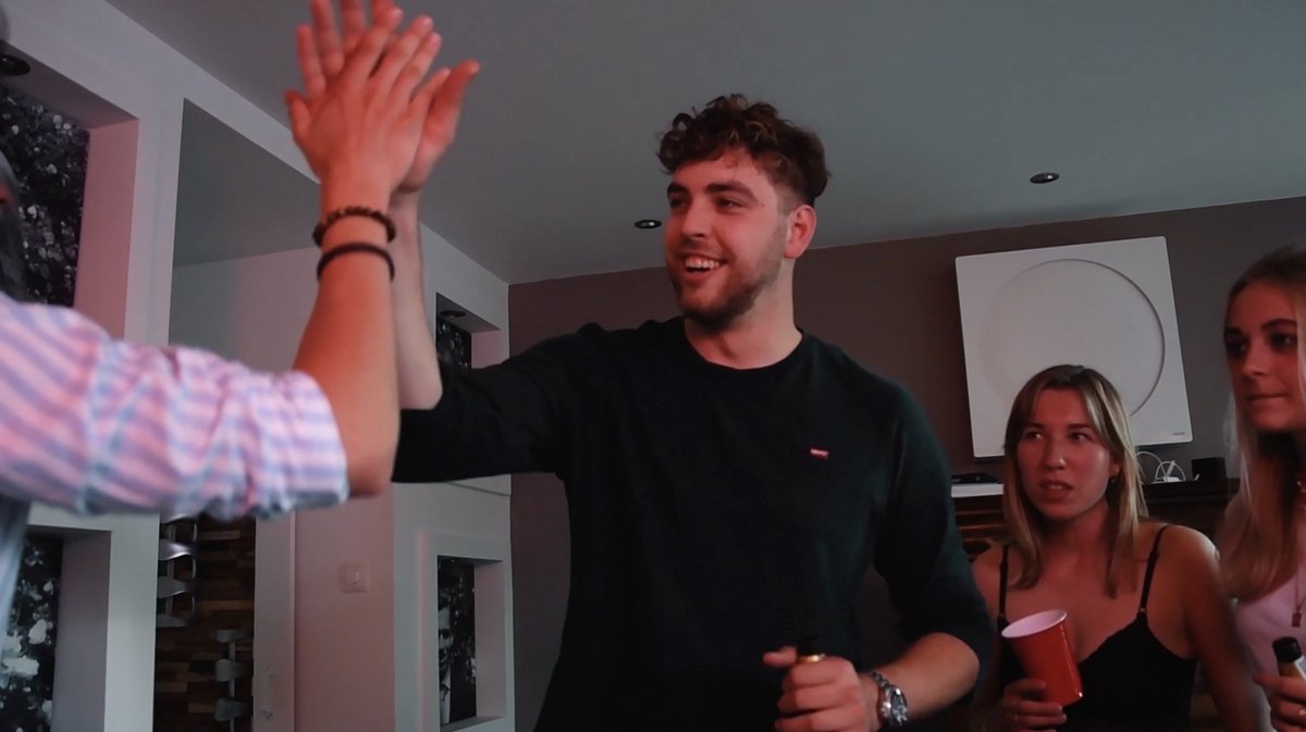Party or Naughty - Het ultieme Drankspel met 100 Kaarten | Hilarisch & Intiem Kaartspel | Dobbelspel & Drinking Game — afbeelding 5