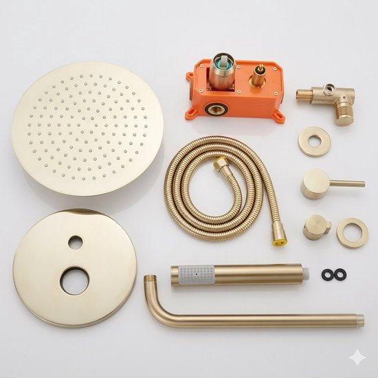 Onderdelen van een gouden douchesysteem: hoofddouche, handdouche, kraan en accessoires.
