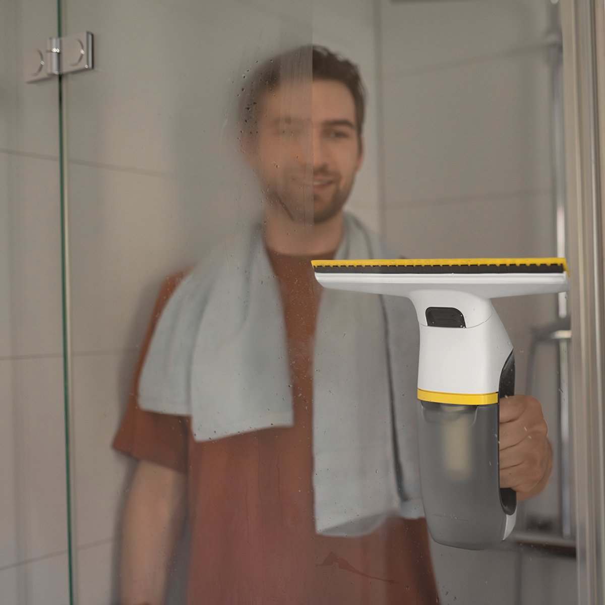 Kärcher Window Vac WV 2 Universal Care draadloze ruitenreiniger - Raamwisser met looptijd accu 25 minuten voor 70 m² - Ramenwasser voor douche en andere gladde oppervlakken - Incl. sproeiflacon en microvezeldoek thumbnail 8