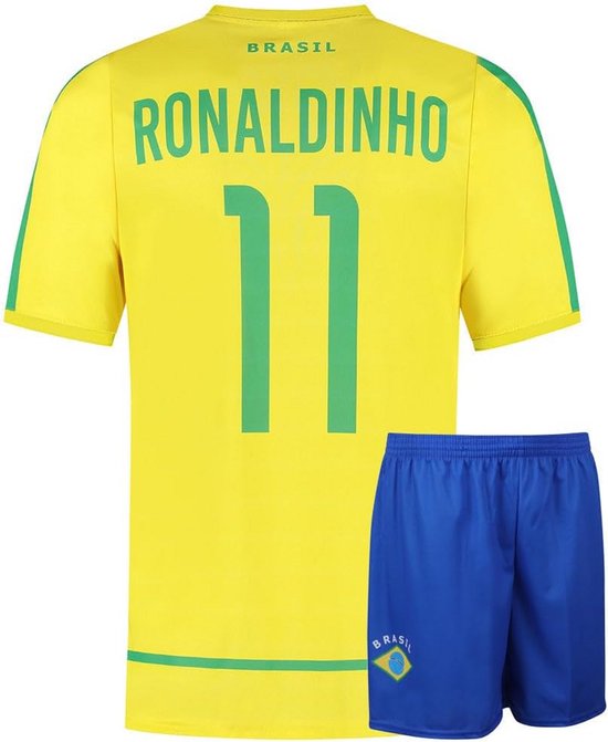 Achterkant van een geel voetbalshirt met de naam "RONALDINHO" en nummer "11" in groen. Blauwe voetbalshort met Braziliaans logo.