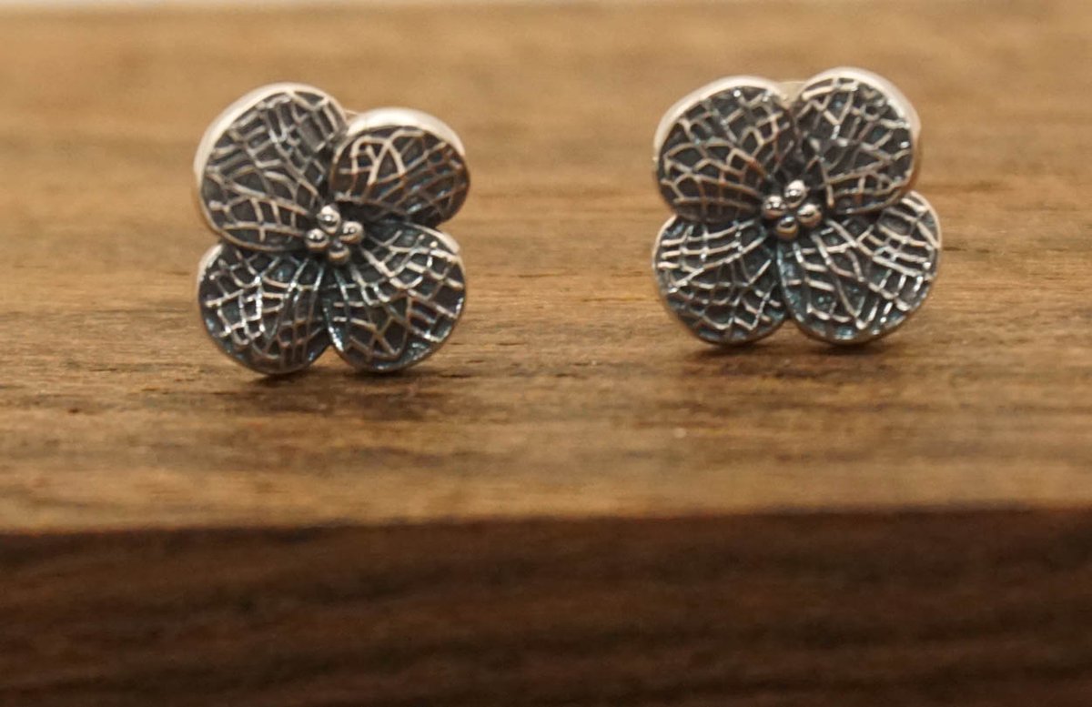 Sterling zilveren bloem oorknoppen - bloemen oorknopjes van 925 zilver - sierlijke bloemen oorbellen van zilver - bloemen oorbellen - volwassen zilveren oorbellen