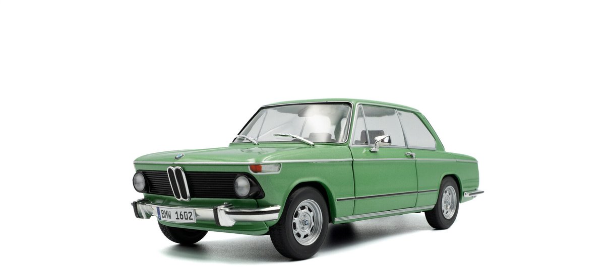 BMW 1602 Taiga 1971 - 1:18 - Solido