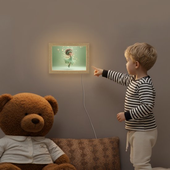 Nachtlampje 20x15 cm - Kinder lampje - Fee - Groen - Sprookje - Sterren - Tafellamp kinderkamer - Slaapkamer lamp - Bedlamp kinderen - Kinderlampje stopcontact - Wandlamp babykamer - Nachtlampjes van Toiijoy — afbeelding 5