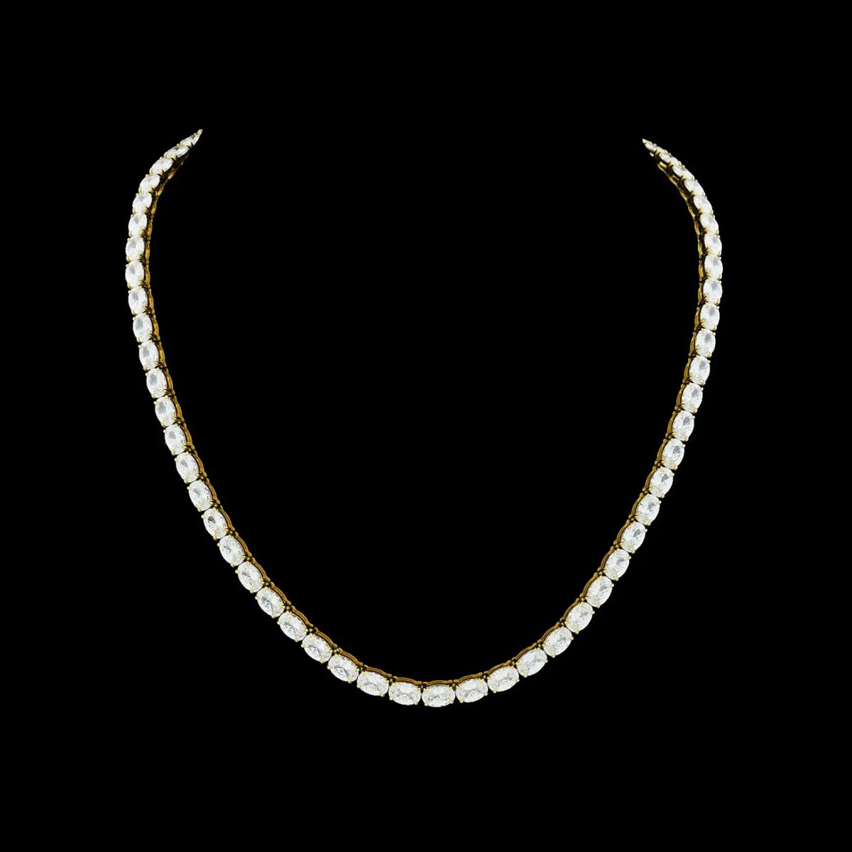 Victoria Valenza Goudkleurige RVS Tenniscollier met Ovale Zirkonia Stenen 4 mm - Ketting - Goudkleurig - RVS - Tennisketting - Zirkonia