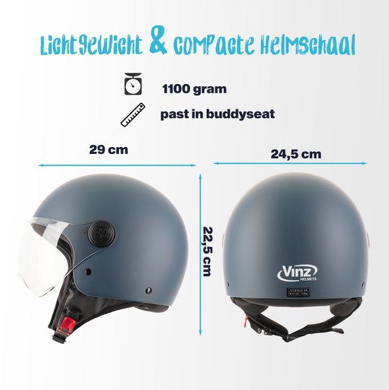 Donkerblauwe helm, 29 cm breed en 22,5 cm hoog, met helder vizier. 1100 gram.