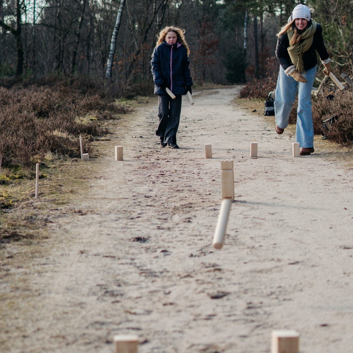 Kubb Spel Original Rubberhout - Wedstrijd set - Inclusief Stevige Draagtas - Familiespel voor Kinderen & Volwassenen - Zweeds zomerspel — afbeelding 5