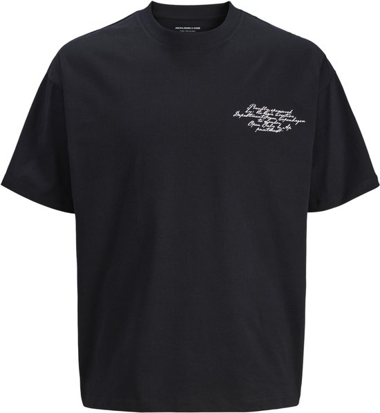 Zwarte T-shirt met op de voorkant kleine witte tekst in handschrift. Zwart shirt.