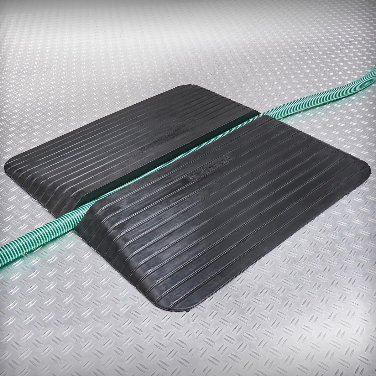 Rubberen drempelhulp - Oprijplaat drempel - Obstakels overbruggen - Antislip profiel - 90 mm hoog - Zwart
