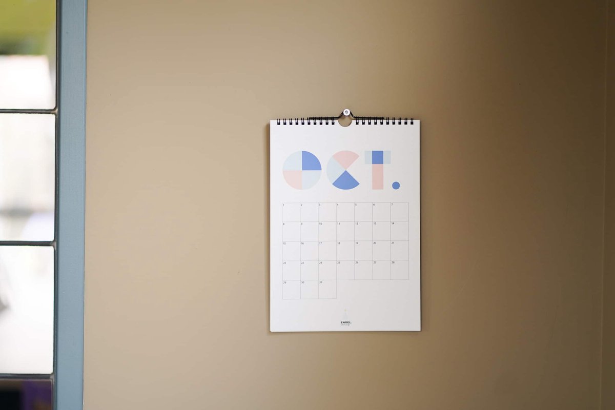 ENGEL. Verjaardagskalender - Duurzaam - Enkelzijdig - A4 ENGLISH