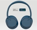 Blauwe Sony WH-CH720N koptelefoon, compatibel met iPhone en Android.