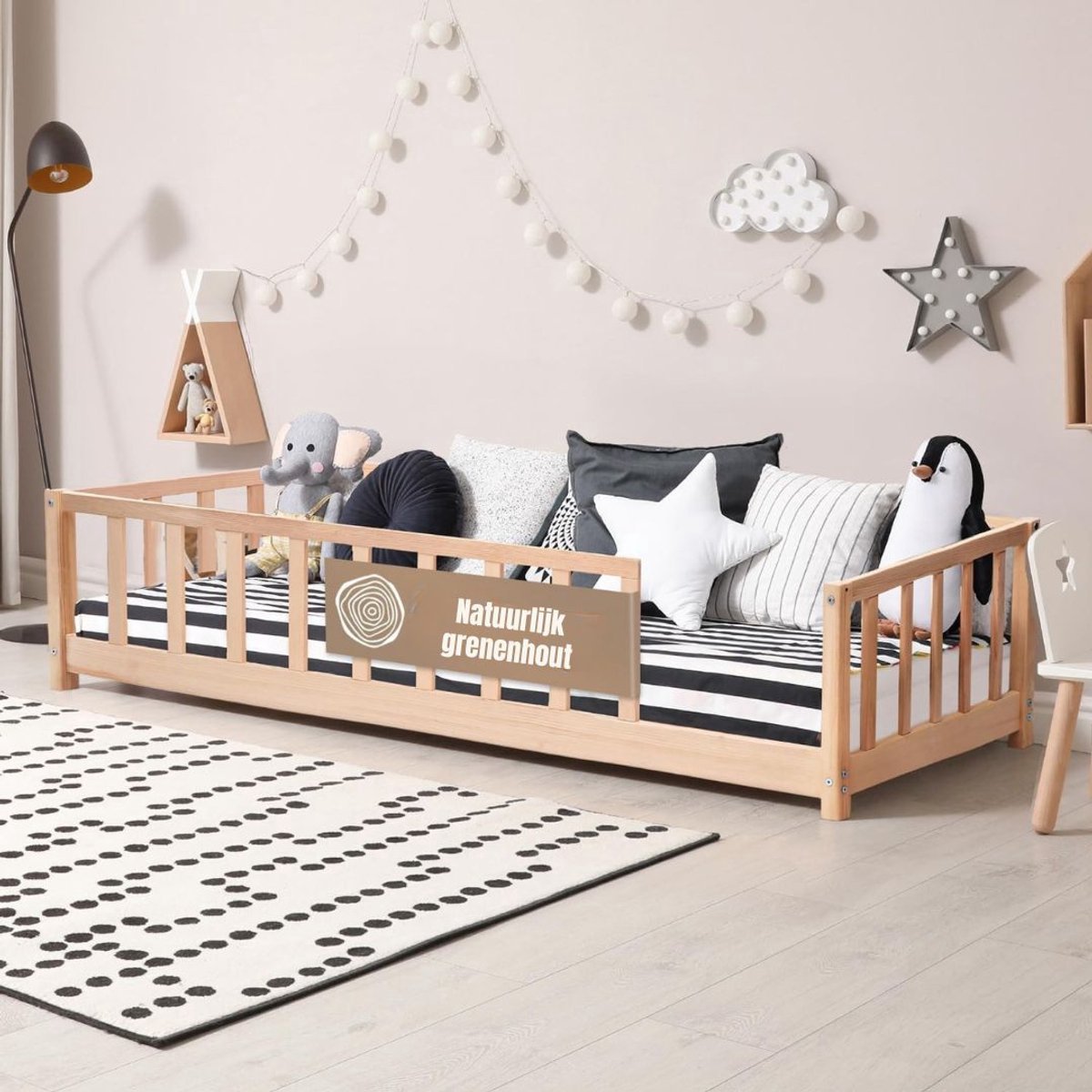 Thuys – Grondbed – Huisbed – Bed – Dennenhout – 210cm x 100cm x 45cm