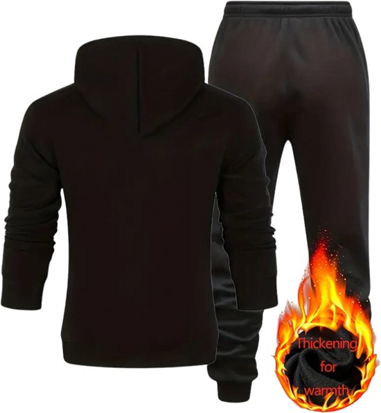 Achterkant zwart joggingpak met capuchontrui en trekkoord. Maat M. Versterkt voor warmte.