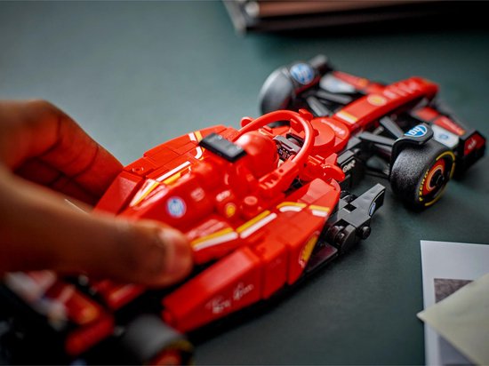 LEGO Speed Champions Ferrari SF-24 F1 Racewagen Set - 77242
