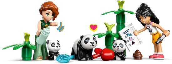 LEGO Friends speelset met twee meisjes, panda's, bamboe, borstel en flesje.