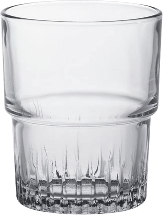 Verre vide, transparent avec une texture côtelée.