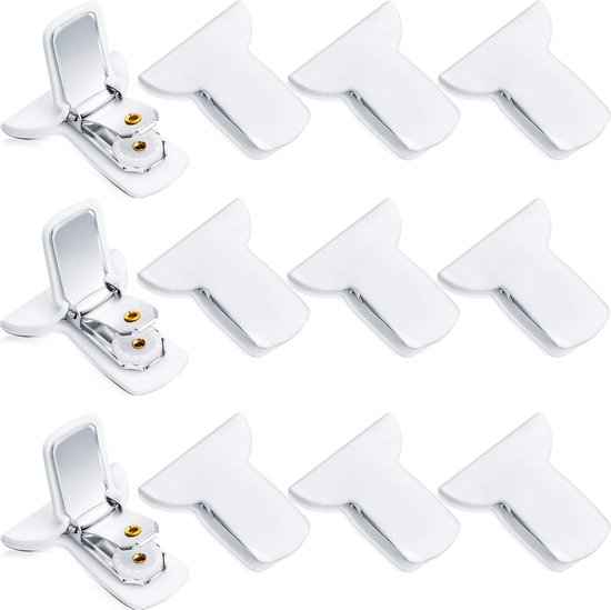 Twaalf witte clips, negen open en drie gesloten, gerangschikt in een raster.