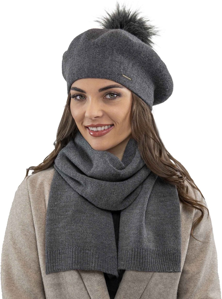 Vivisence Dames Winter Baret En Sjaal Set - Wolmix Met Wol En Acryl Met Pompon Van Imitatiebont - Zacht Comfort Voor Koude Dagen Elegant Bij Alledaagse En Chique Outfits Afmetingen Sjaal 166 X 29 cm - Donkergrijs — cadeau in Mode & Accessoires - foto 3