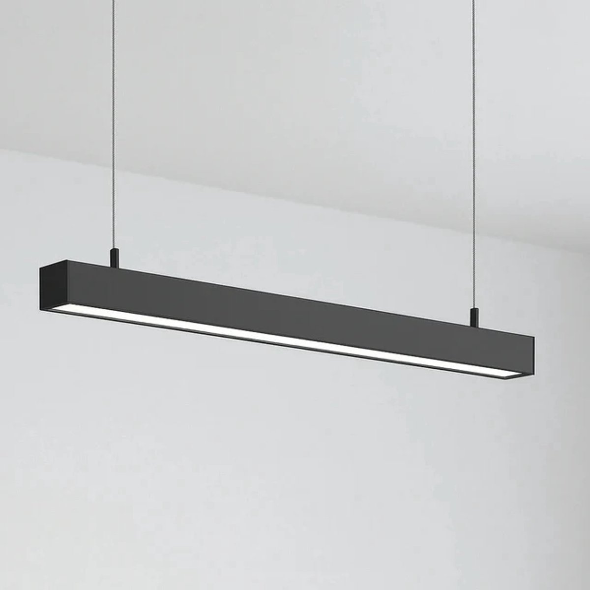 Hangende LED lichtbalk 60 cm - Zwart - Koppelbaar - Warm witte lichtkleur 3000K - Incl. Ophangset 1 meter - 18W - Duurzaam en Energiezuinig