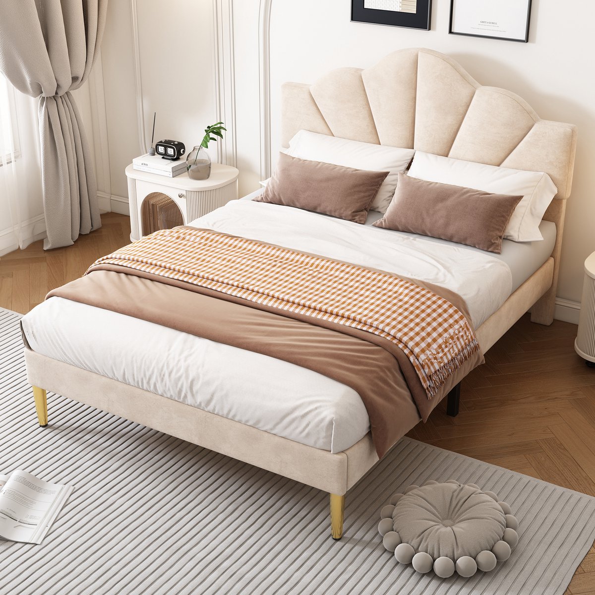 SINGULARITY-Gestoffeerd bed- 140 x 200 cm- tweepersoonsbed- schelpvormig bed met gouden ijzeren poten- houten lattenbodem- beige- zonder matras