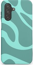 Casetastic hoesje geschikt voor Samsung Galaxy A26 - Dubbellaagse bescherming - Aqua Golven - Fashion Case - Saliegroen