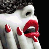 DP® Diamond Painting pakket volwassenen - Afbeelding: Geblinddoekte vrouw rode lippen - 40 x 40 cm volledige bedekking, vierkante steentjes - 100% Nederlandse productie! - Cat.: Mensen