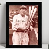 Babe Ruth Ingelijste Handtekening – 15 x 10cm In Klassiek Zwart Frame – Gedrukte handtekening – Honkbalspeler - Baseball - MLB - George Herman "Babe" Ruth Jr. - GOAT of Boston Red Sox, New York Yankees, and Boston Braves