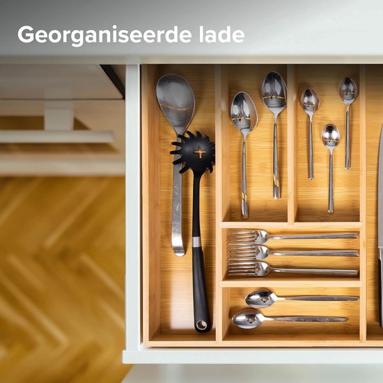 Spoelen, Vorken, Messen In Het Bakje Houten Lade Met Moderne Messenmakerswerk Begrenzing Van Keuken Restaurantconcept Image161280724