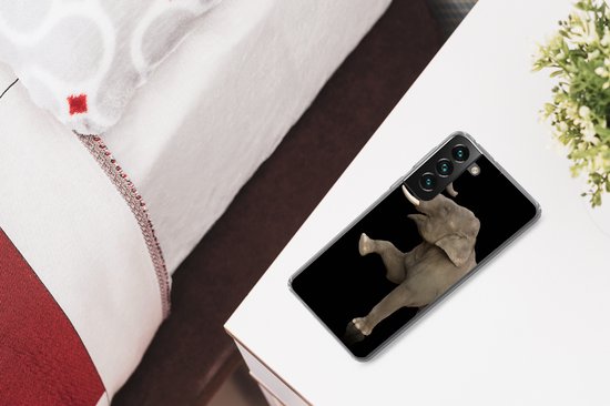 Coque Samsung Galaxy S22 - Éléphant avec sa jambe droite levée sur fond noir - Coque de téléphone en Siliconen