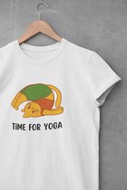 Shirt - Time for yoga - Wurban Wear | Grappig shirt | Leuk cadeau | Unisex tshirt | Yoga | Yoga nidra | Yoga shirt | Yogamat | Wit