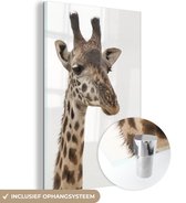 MuchoWow® Glasschilderij 80x120 cm - Schilderij acrylglas - Giraffe - Dier - Wit - Foto op glas - Schilderijen