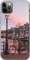 Geschikt voor iPhone 12 Pro Max hoesje - Amsterdam in de schemering - Siliconen Telefoonhoesje