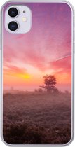 Geschikt voor iPhone 11 hoesje - Paarse tinten in Nederlands landschap - Siliconen Telefoonhoesje