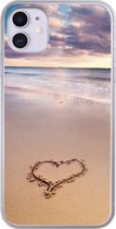Geschikt voor iPhone 11 hoesje - Hart op het strand in Nederland - Siliconen Telefoonhoesje
