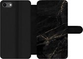 Bookcase Geschikt voor iPhone SE 2020 telefoonhoesje - Marmer print look - Luxe - Zwart - Goud - Met vakjes - Wallet case met magneetsluiting