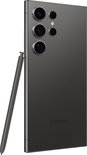 Achterkant van een grijze Samsung smartphone met vier camera's en een S Pen.