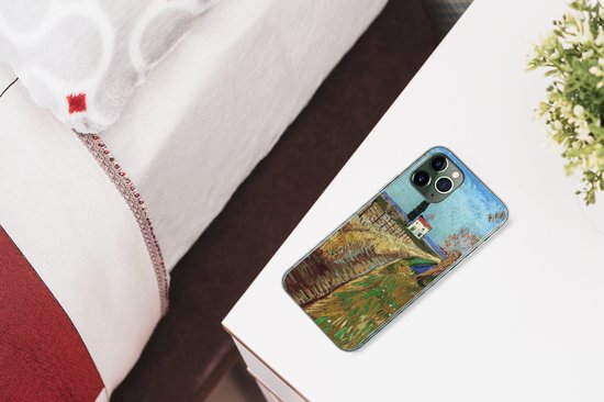 Telefoonhoesje Geschikt voor iPhone 11 Pro hoesje - Pad door een veld met wilgen - Vincent van Gogh - Siliconen Telefoonhoesje Telefoonhoesje