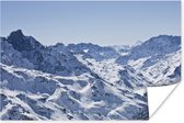 Besneeuwde bergen in de winter Poster 120x80 cm - Foto print op Poster (wanddecoratie woonkamer / slaapkamer) / Europa Poster