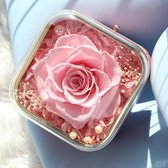 Elegante Romantische Geschenkdoos Roze + Luxe Ketting Letter C - Liefdes Doos + Sieraad - Valentijn Cadeau - Huwelijks Geschenken - Trendy Kerstcadeau Luxe Eeuwige Bloem - Liefdesdoos Verjaardag Geschenk - Romantisch Cadeau - Met Rozen Geur