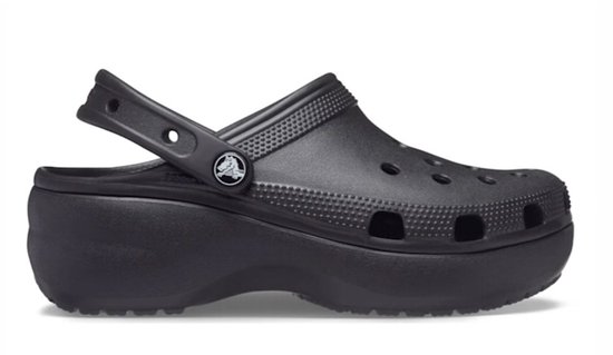 Zwarte Crocs klomp met plateauzool, zijaanzicht.