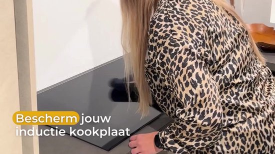 Chefcare Inductie Beschermer Boeddha Beeld in de Mist - Zwart Wit - 65x52 cm - Afdekplaat Inductie - Kookplaat Beschermer - Inductie Mat