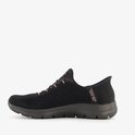 Zwarte Skechers instapper met krokodillenprint en roze details.