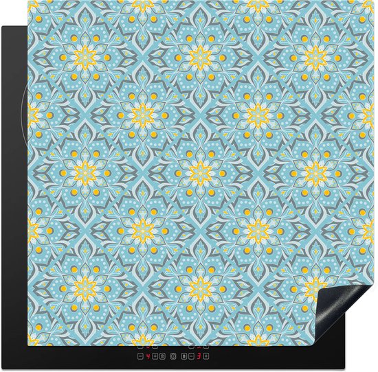 Inductiebeschermer met blauw-geel mandala patroon, deels opgevouwen om de zwarte zijde te tonen.