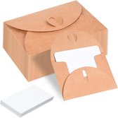 Kraft-papieren - 50 stuks - Enveloppen - Mini-enveloppen - Met blanco papieren kaarten - Hartvormige sluiting - Geschikt voor ansichtkaarten, bruiloften, verjaardagen en feesten - Bruin